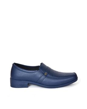 men slip-on round-toe shoes with metal accent