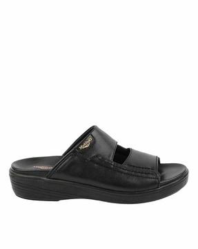 men slip-on sandals with cutout