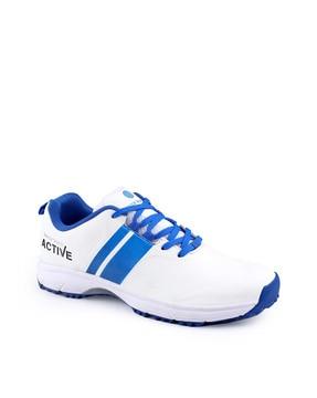men sports shoes with lace fastening