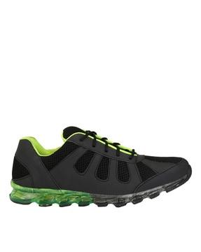 men sports shoes with lace fastening