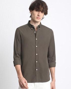 men spread-collar slim fit shirt