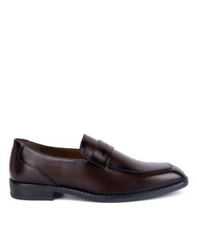 men square-toe slip-on shoes