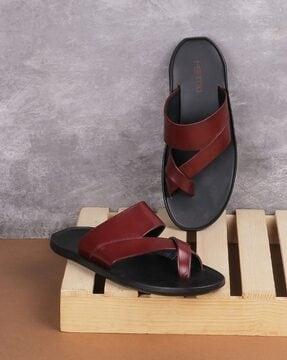 men strappy toe-ring sandals