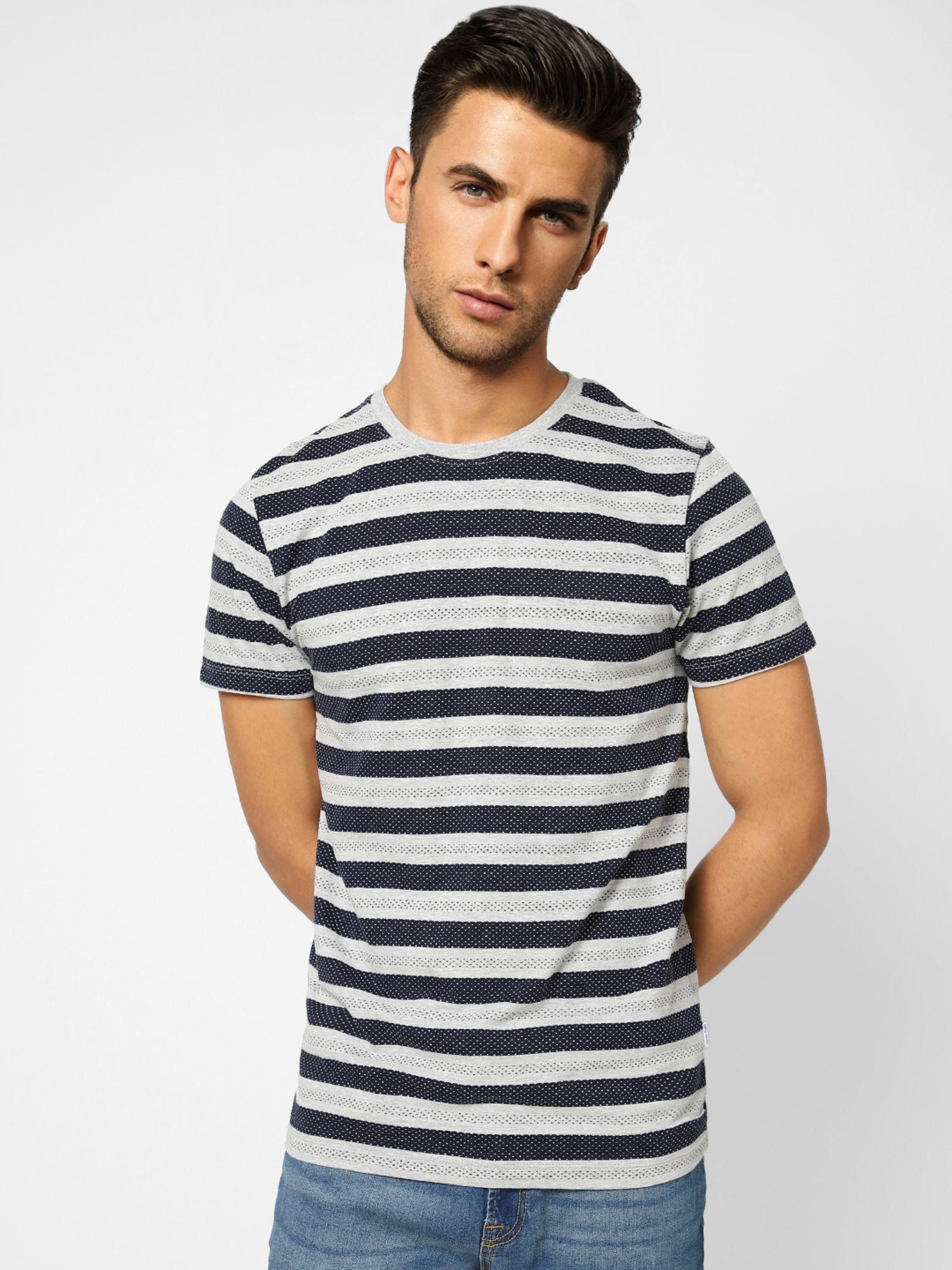 men striped grey t-shirt
