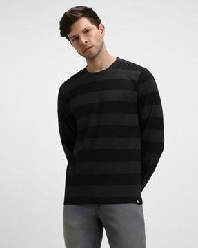 men striped regular fit crew-neck t-shirt