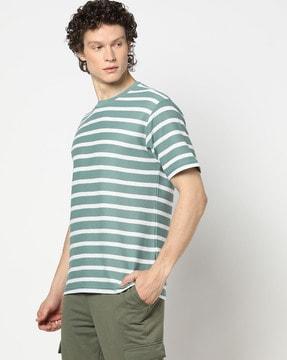 men striped regular fit crew-neck t-shirt