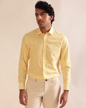 men striped regular fit shirt with cutaway collar