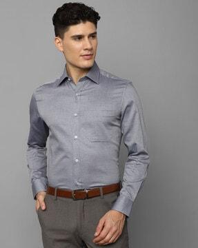 men striped regular fit shirt with patch pocket