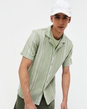 men striped regular fit shirt with short sleeves