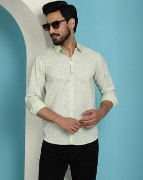 men striped regular fit shirt with spread collar