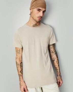 men striped round-neck t-shirt with patch-pocket