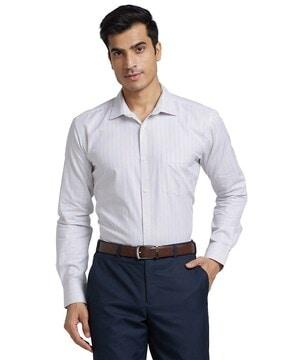 men striped slim fit shirt with patch pocket