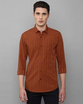 men striped slim fit shirt with patch pocket