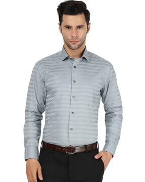 men striped slim fit shirt with spread collar