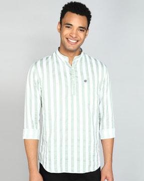 men striped slim fit short kurta with patch pocket