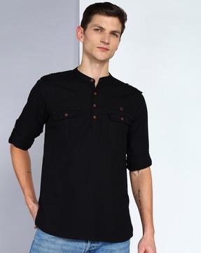 men tailored fit kurta with flap pockets