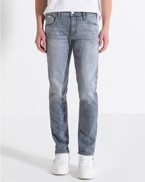 men tapered fit jeans with insert pockets