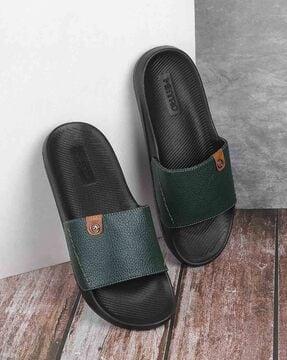 men textured slides with metal accent