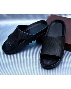 men textured slides