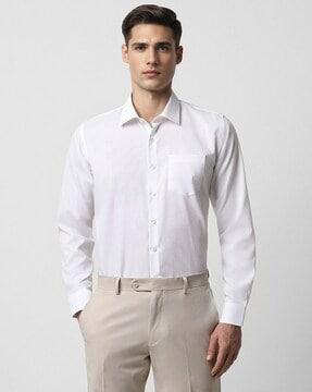 men textured slim fit shirt with patch pocket