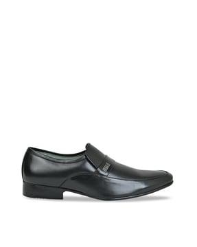 men textured slip-on shoes