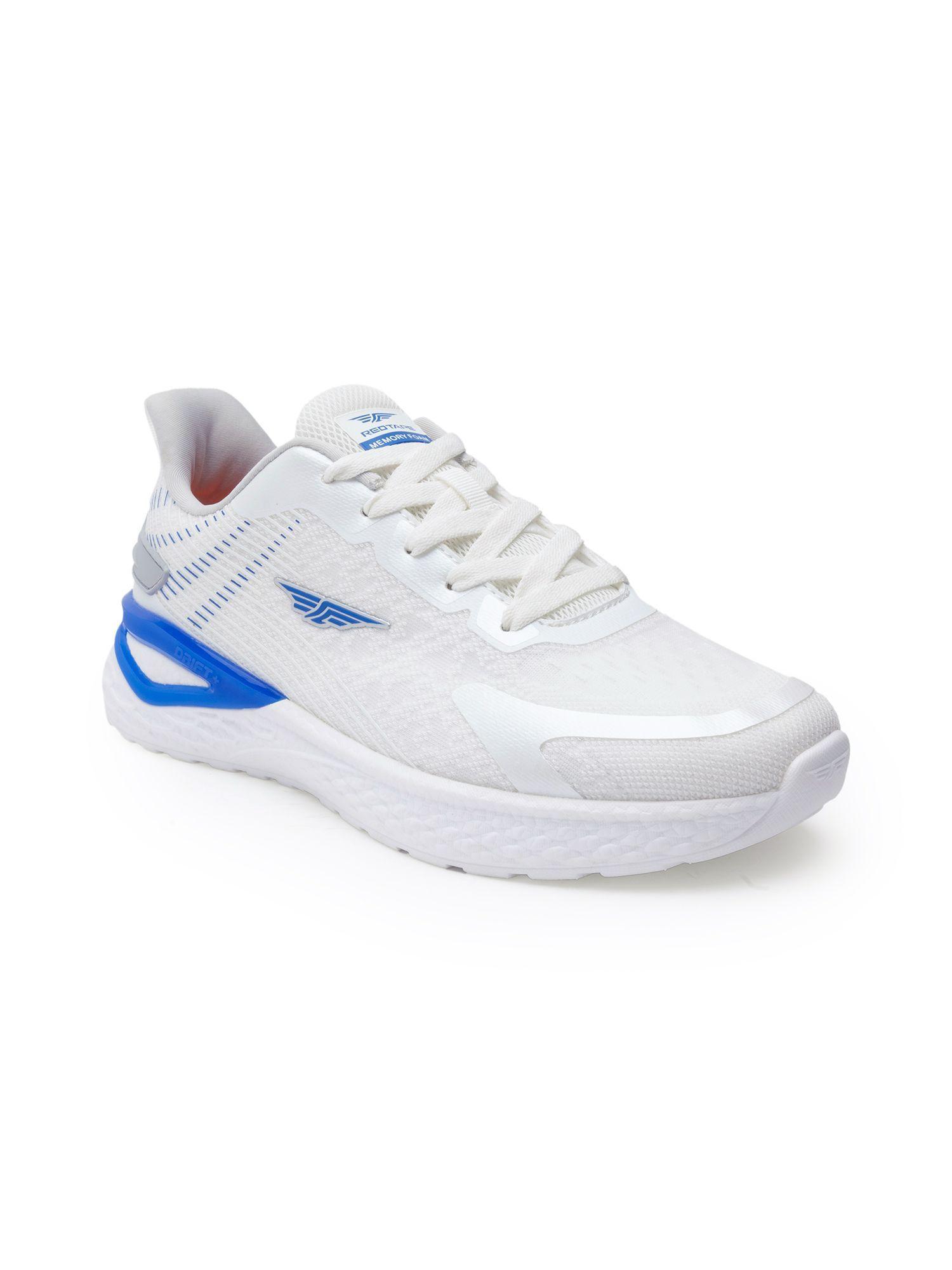 men textured white walking shoes