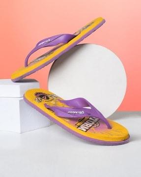 men thong-strap flip flops