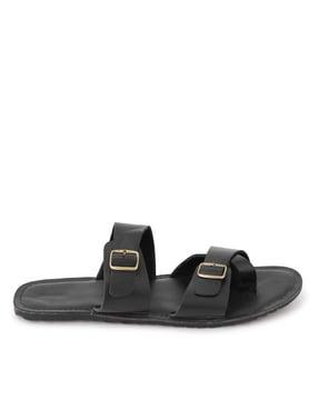 men toe-ring sandals with buckle-closure