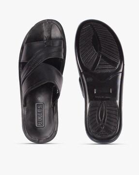 men toe-ring sandals