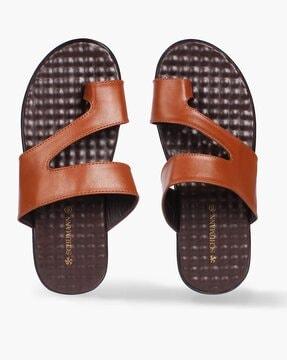 men toe-ring sandals