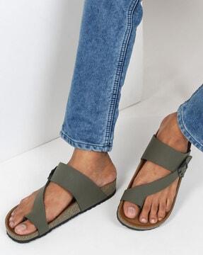 men toe-ring sandals