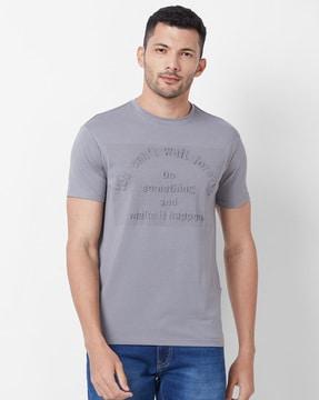 men typographic embossed slim fit crew-neck t-shirt