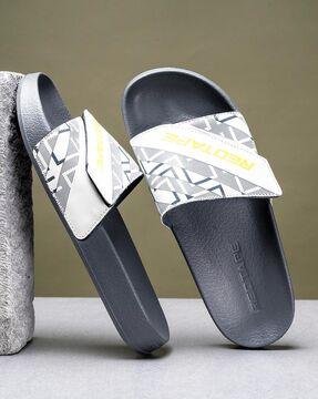 men typographic flip flops slides with flat heels