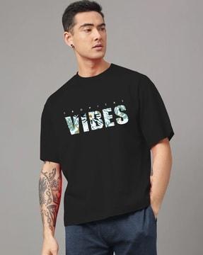 men typographic print loose fit round-neck t-shirt