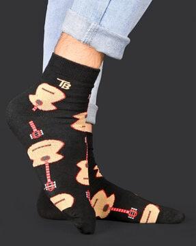 men typographic print mid-calf length socks