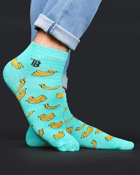 men typographic print mid-calf length socks