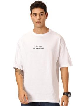 men typographic print oversized fit round-neck t-shirt