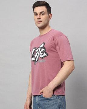 men typographic print regular fit crew-neck t-shirt