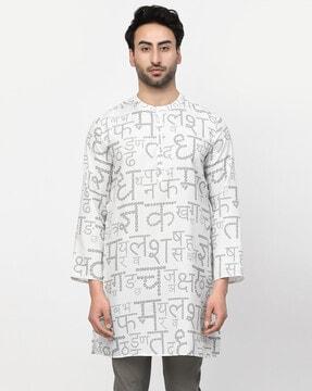 men typographic print regular fit long kurta with mandarin collar
