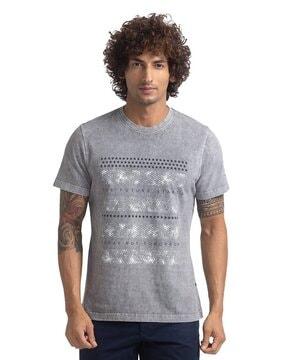 men typographic print regular fit t-shirt