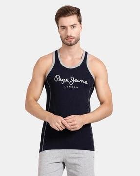 men typographic print round-neck vest