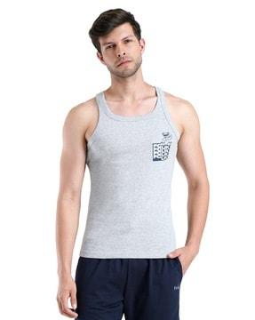 men typographic print sleeveless vest