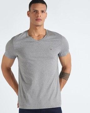 men wcc essential regular fit cotton v-neck t-shirt