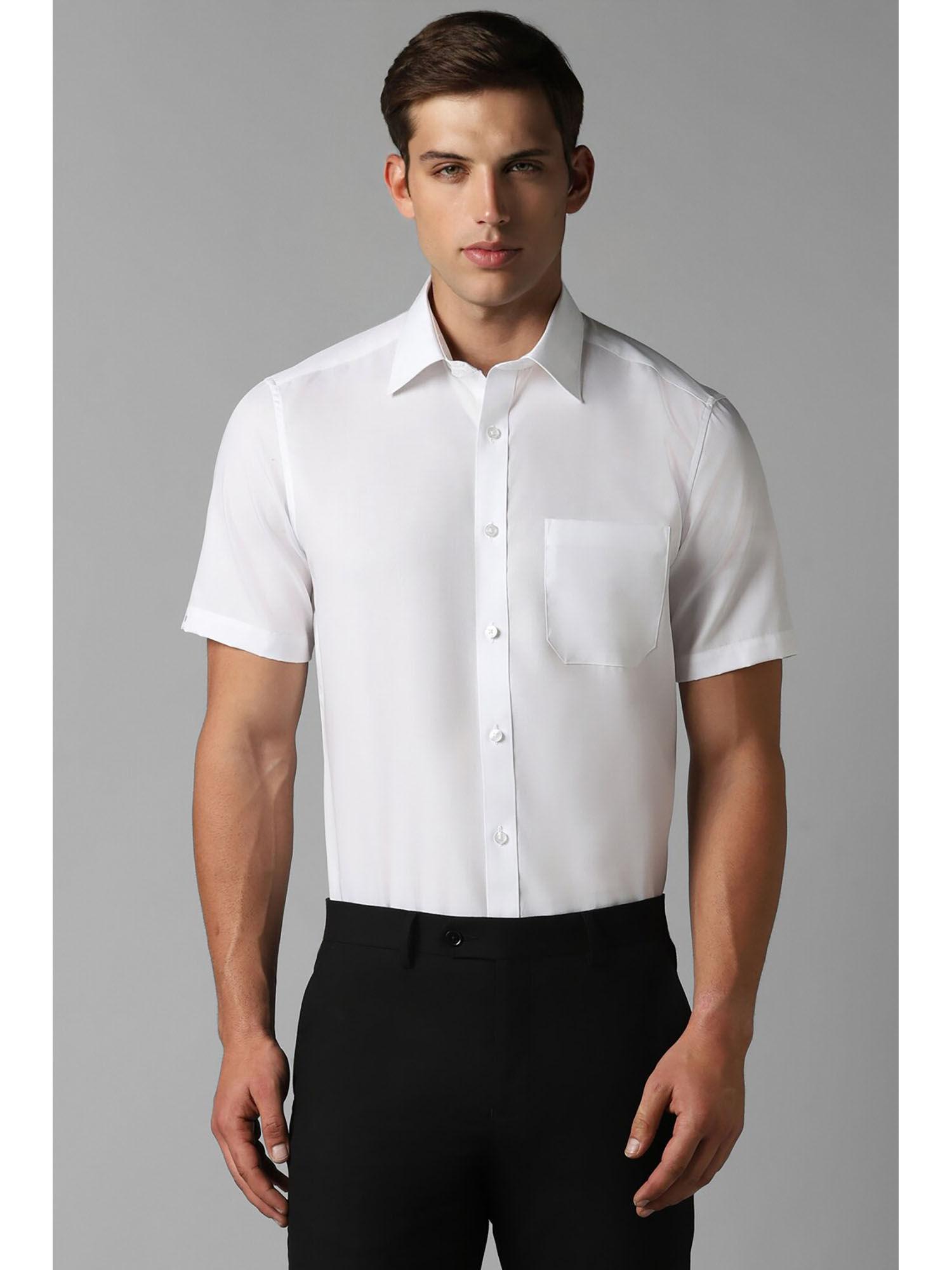 men white classic fit solid half sleeves formal shirt