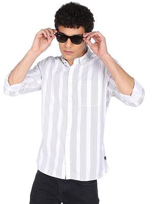 men white cotton vertical stripe casual shirt