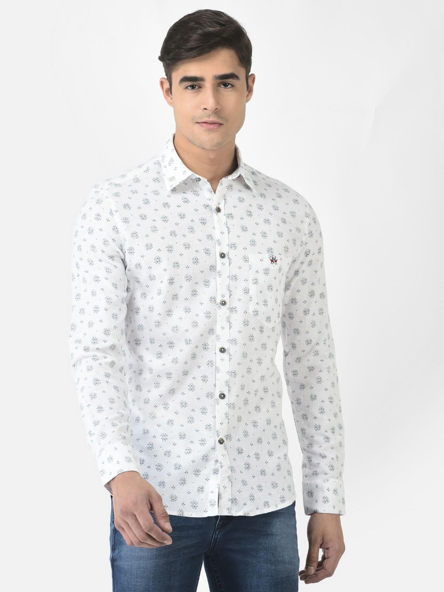 men white shirt in motif print