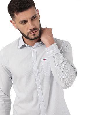 men white slim fit striped casual shirt