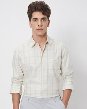 men windowpane checked slim fit shirt with patch pocket