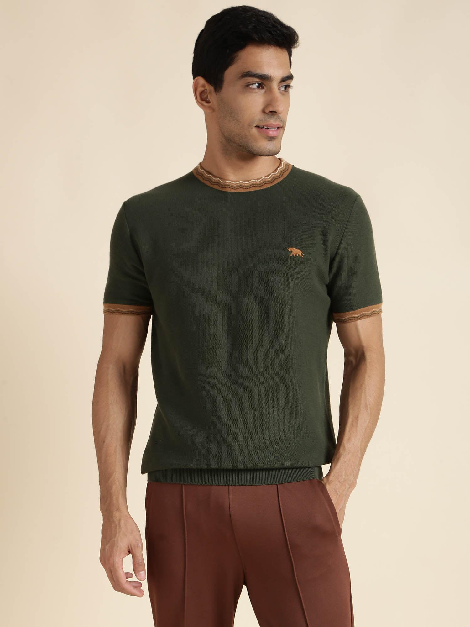 mens green half sleeves round neck regular fit t-shirt
