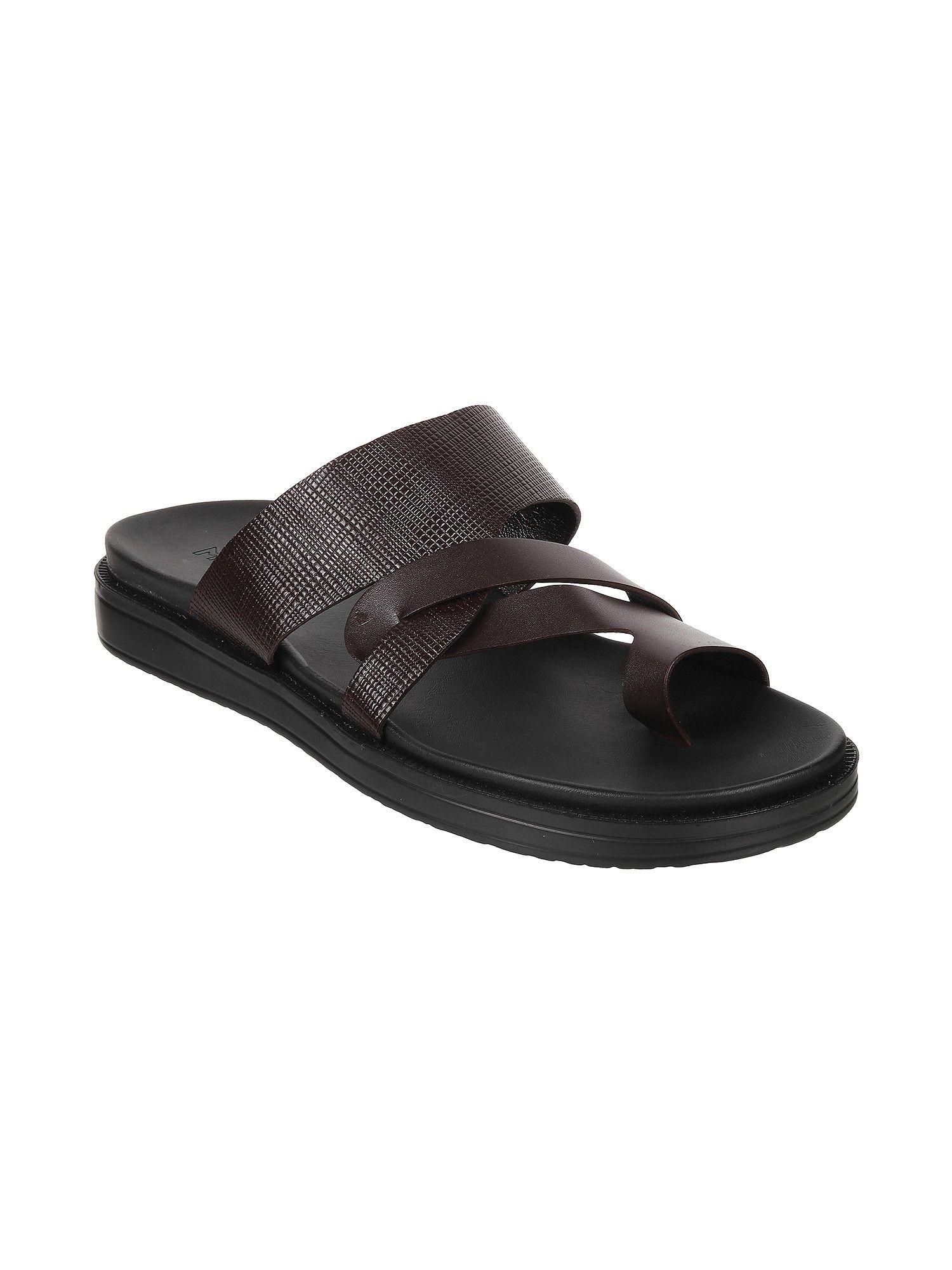 mens brown flat chappalsmochi mens brown synthetic textured sandals